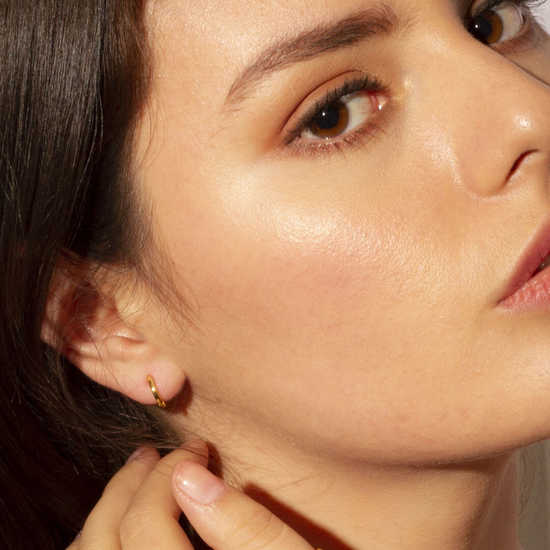 Aretes Baby Huggie Hoops