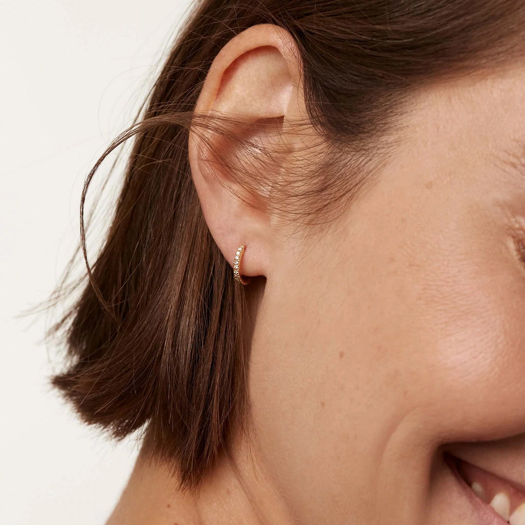 Aretes Pave Huggie